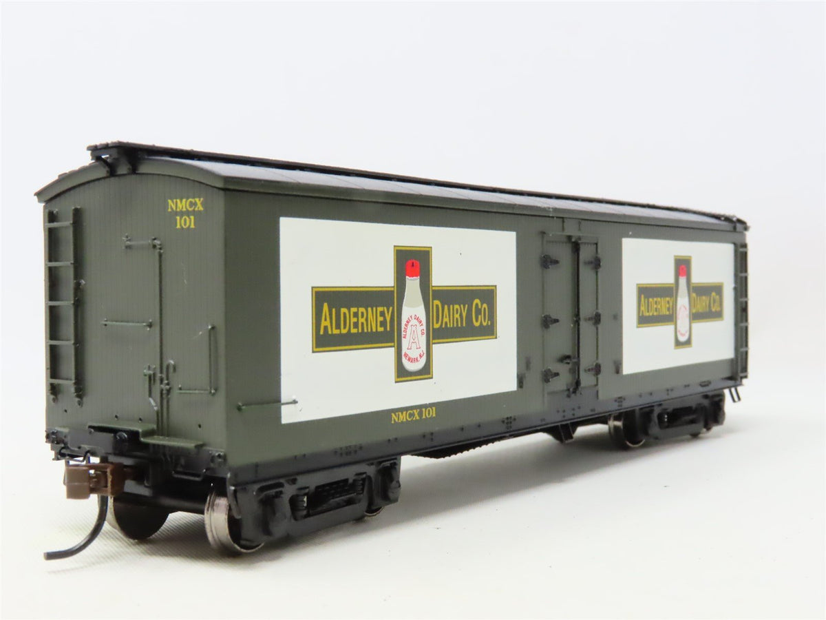 HO Scale Roundhouse 84601 NMCX Alderney Dairy 40&#39; Wood Milk Car #101