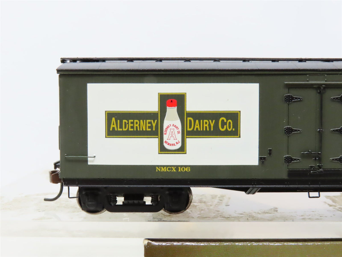 HO Scale Roundhouse 84602 NMCX Alderney Dairy 40&#39; Wood Milk Car #106