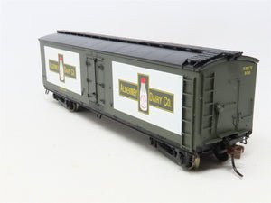 HO Scale Roundhouse 84602 NMCX Alderney Dairy 40' Wood Milk Car #106