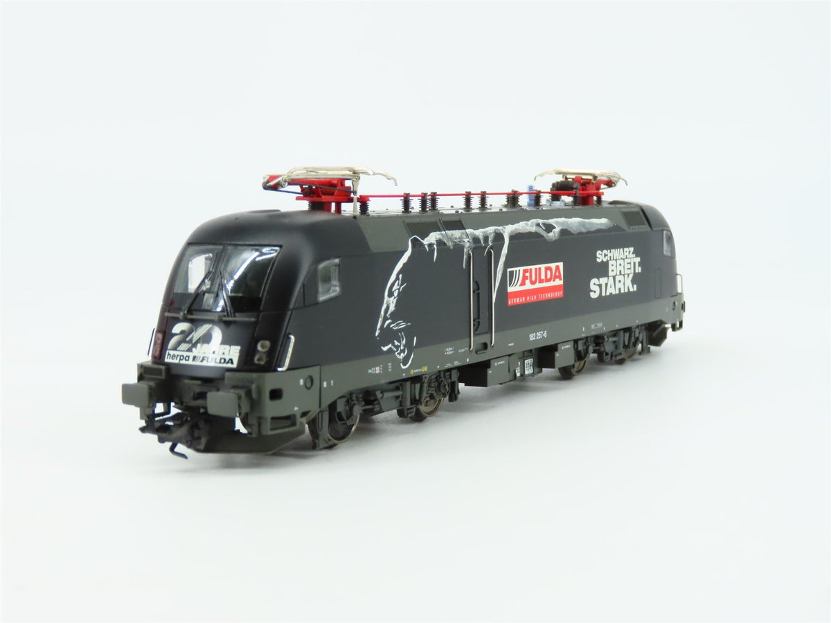 HO Trix 151061 DB &quot;Fulda Hightech Emotions&quot; BR182 Electric Train w/Herpa Trucks