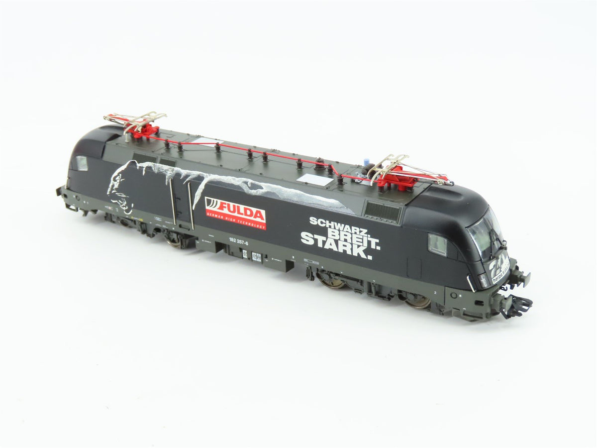 HO Trix 151061 DB &quot;Fulda Hightech Emotions&quot; BR182 Electric Train w/Herpa Trucks