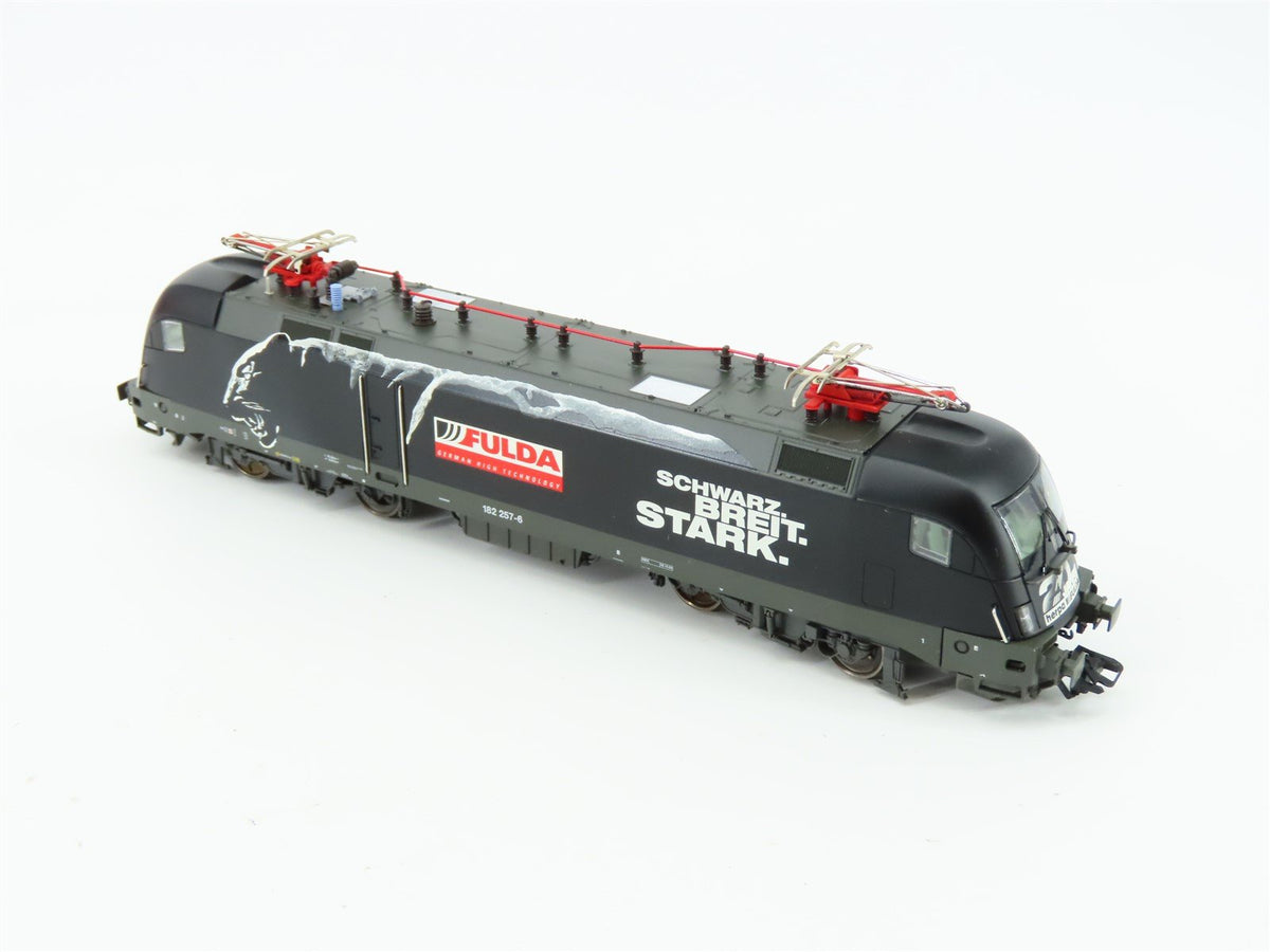 HO Trix 151061 DB &quot;Fulda Hightech Emotions&quot; BR182 Electric Train w/Herpa Trucks