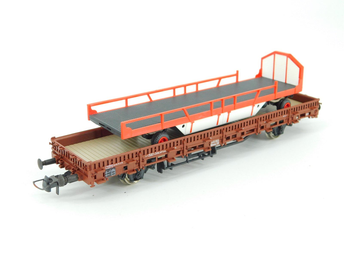 HO Scale Roco 47498 DB German Flat Car w/Circus Williams Equipment Trailer