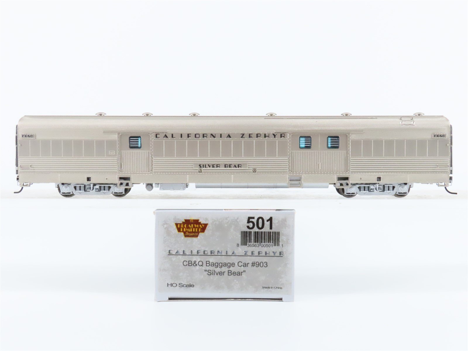 HO Scale Broadway Limited BLI 501 CB&Q Railway Baggage Passenger Car Silver Bear