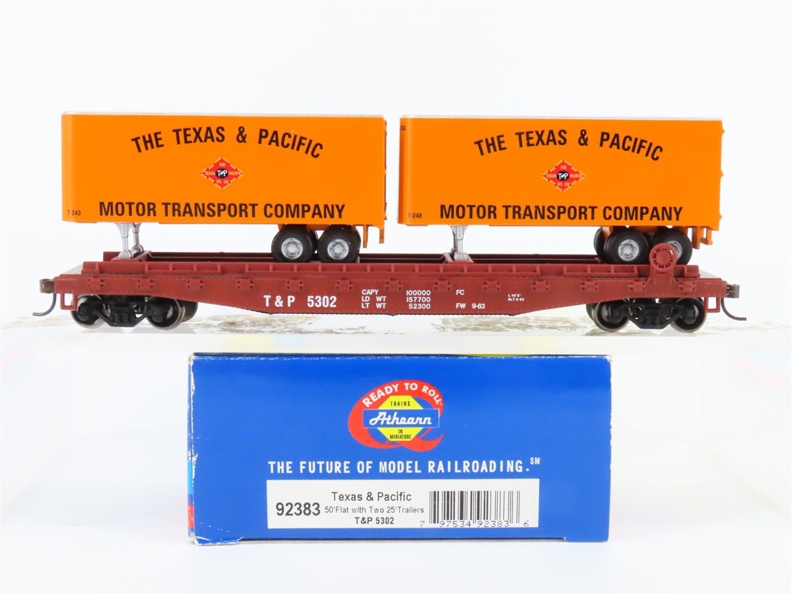 HO Scale Athearn 92383 T&P Texas & Pacific 50' Flatcar #5302 w/Trailers