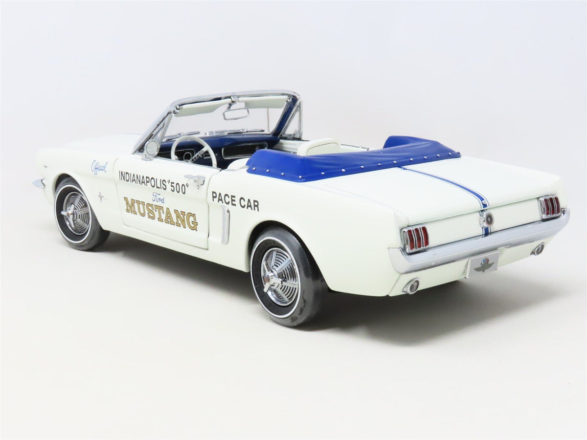 1:18 Scale RC2 Ertl American Muscle #33874 1964½ Ford Mustang Indy 500 Pace Car