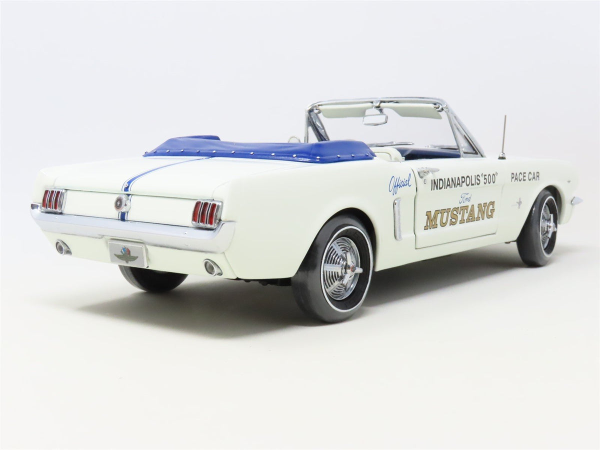 1:18 Scale RC2 Ertl American Muscle #33874 1964½ Ford Mustang Indy 500 Pace Car