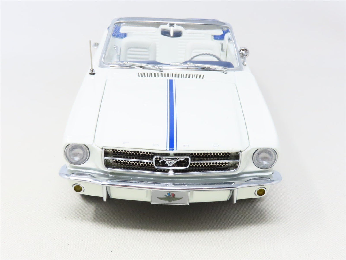 1:18 Scale RC2 Ertl American Muscle #33874 1964½ Ford Mustang Indy 500 Pace Car