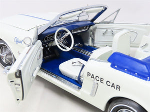 1:18 Scale RC2 Ertl American Muscle #33874 1964½ Ford Mustang Indy 500 Pace Car