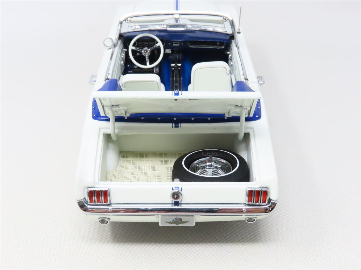 1:18 Scale RC2 Ertl American Muscle #33874 1964½ Ford Mustang Indy 500 Pace Car