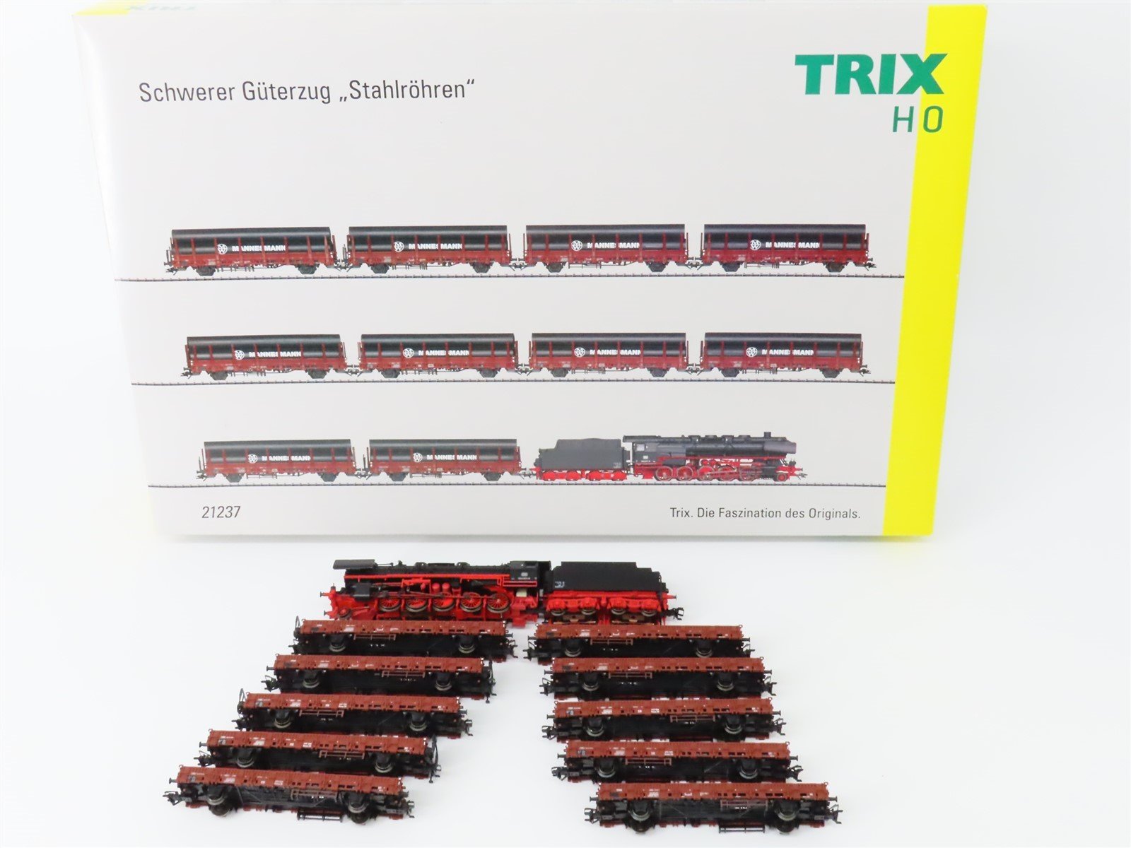 HO Trix 21237 DB German "Steel Pipe Heavy Freight Train" 2-10-0 BR 044 Steam Set
