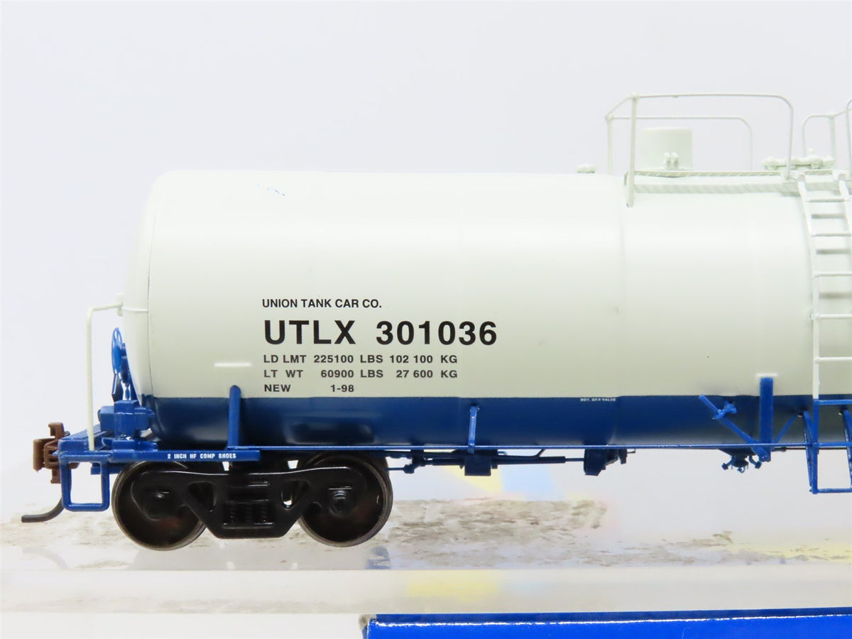 HO Scale Athearn 94804 UTLX Union Tank Car Company Clay Tank Car #301036