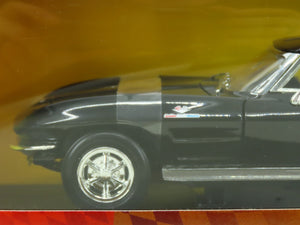 1:18 Scale RC Ertl American Muscle 36833 Diecast 1963 Corvette Sting Ray - Black