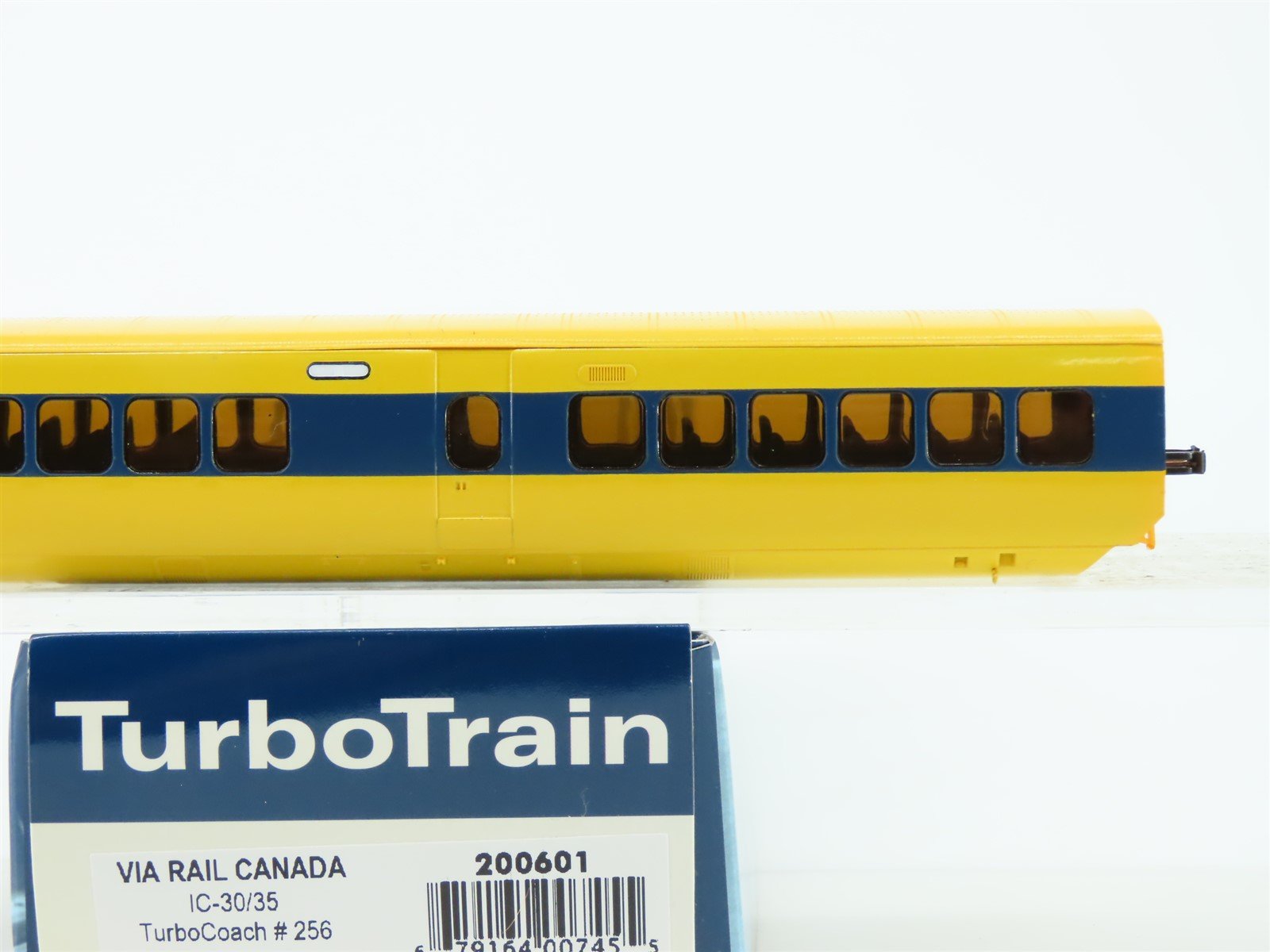 HO Rapido 200601 VIA Rail Canada TurboTrain IC-30/35 TurboCoach Passenger #256