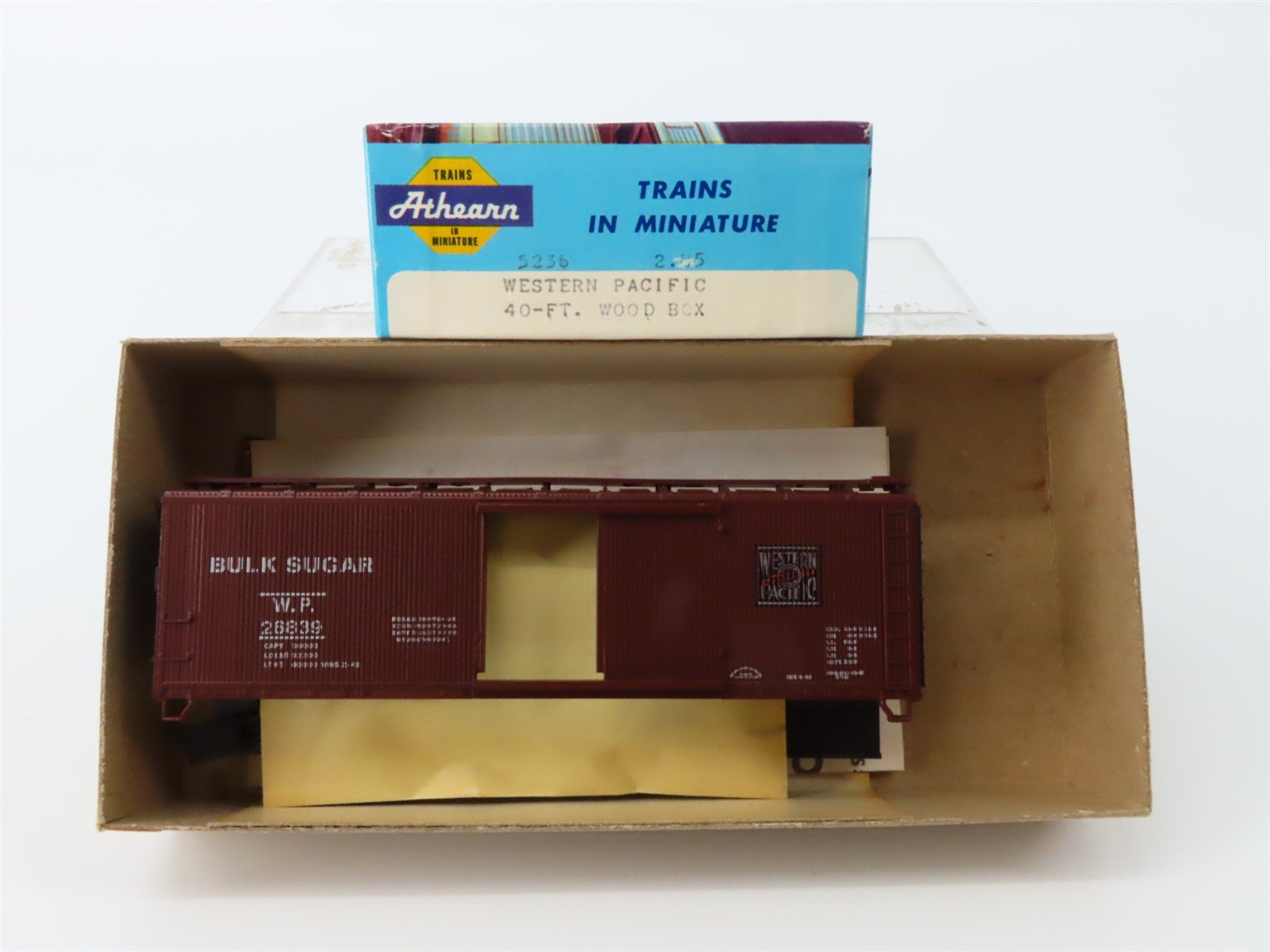 HO Scale Athearn Kit #5236 WP Western Pacific Bulk Sugar 40' Wood Box Car #26839