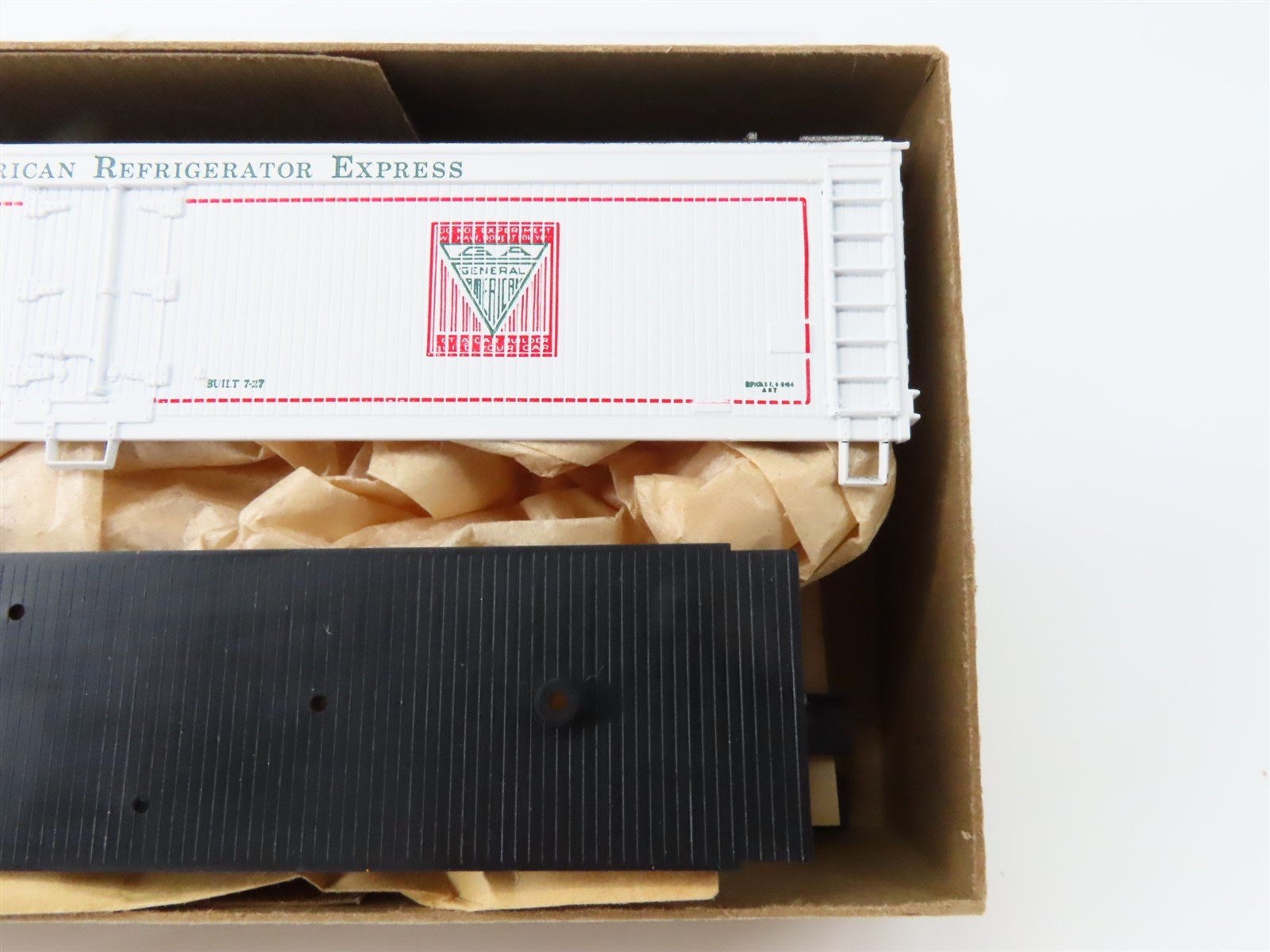 HO Athearn Kit #5345 GARE General American Modern Milk 50' Express Reefer #1000