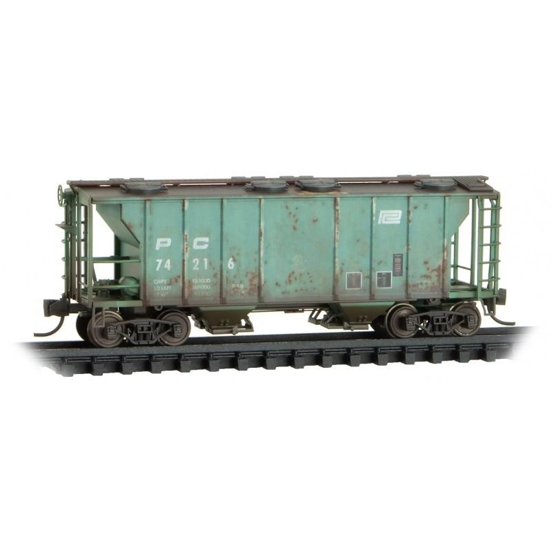 N Micro-Trains MTL 09544100 PC PS-2 2-Bay Covered Hopper #74216- Weathered