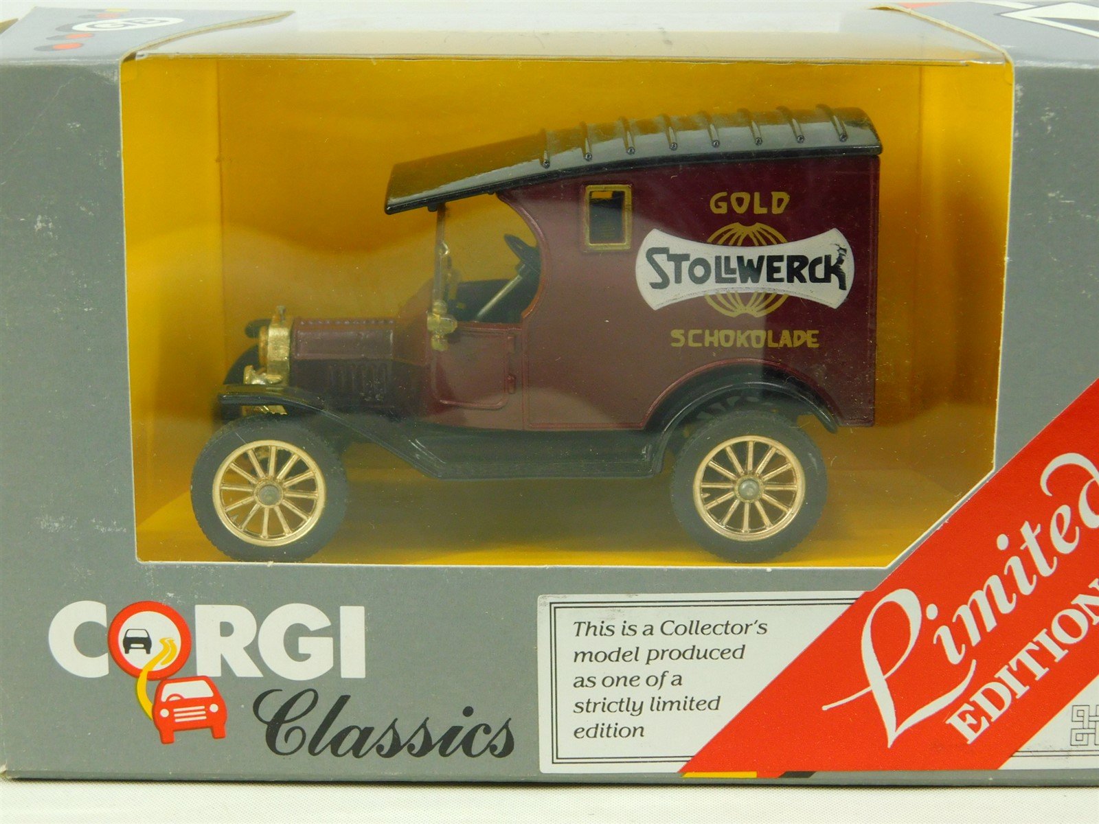 Corgi Classics 875 Die-Cast Stollwerck Gold Chocolate 1915 Ford Model T Van