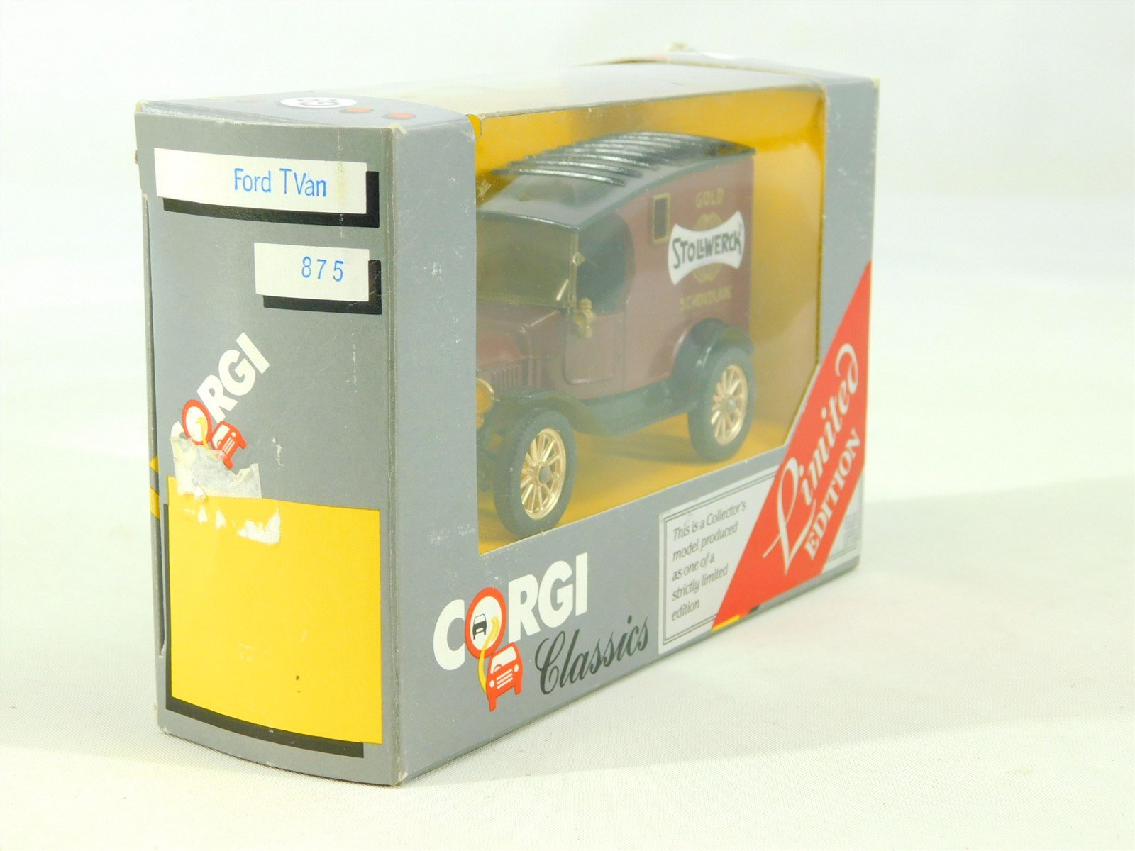 Corgi Classics 875 Die-Cast Stollwerck Gold Chocolate 1915 Ford Model T Van