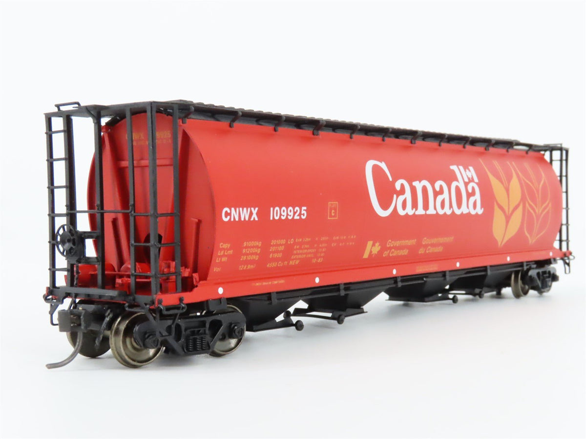 HO Scale InterMountain 45101-99 CNWX Canada 4-Bay Cylindrical Hopper #109925
