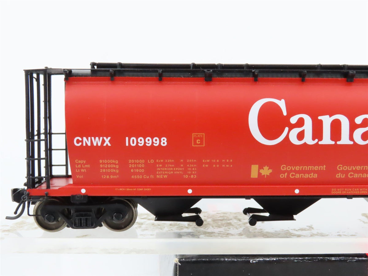 HO Scale InterMountain 45101-101 CNWX Canada 4-Bay Cylindrical Hopper #109998