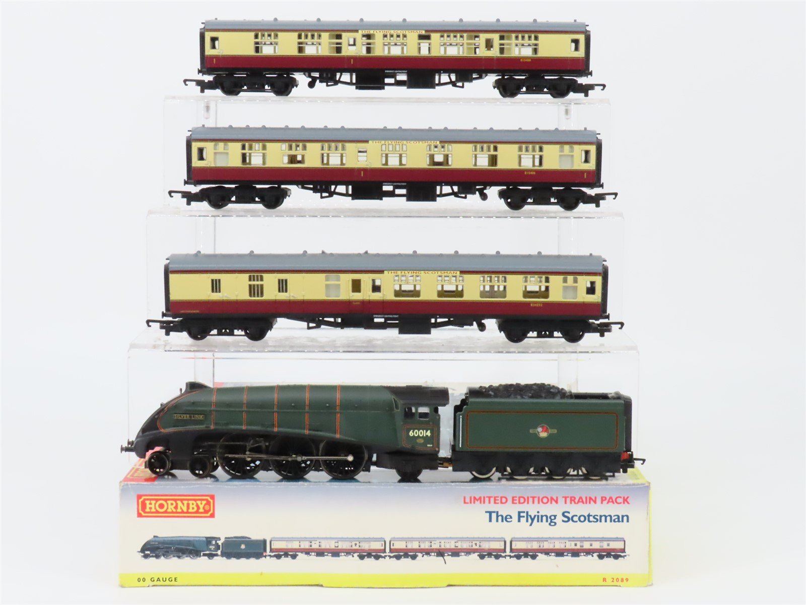 OO Scale Hornby R2089 BR British "The Flying Scotsman" 4-6-2 Steam Passenger Set
