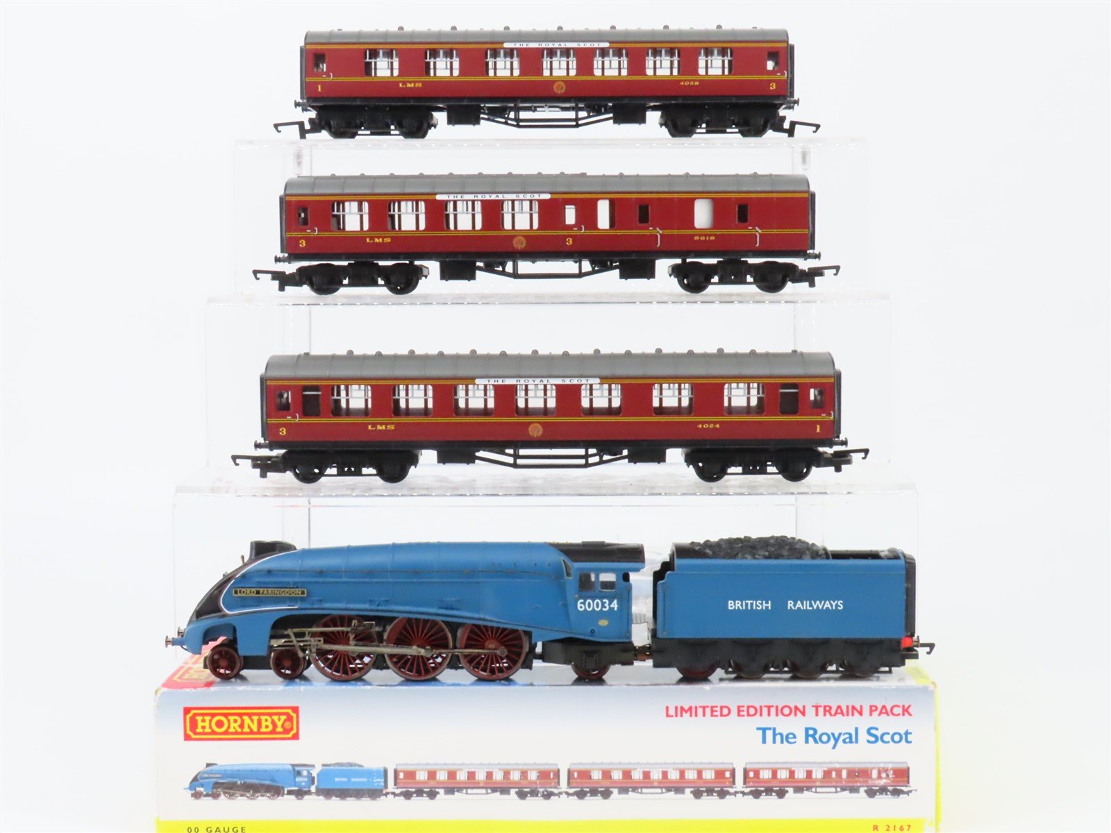 OO Scale Hornby R2167 BR/ex-LMS British "Royal Scot" 4-6-2 Steam Passenger Set