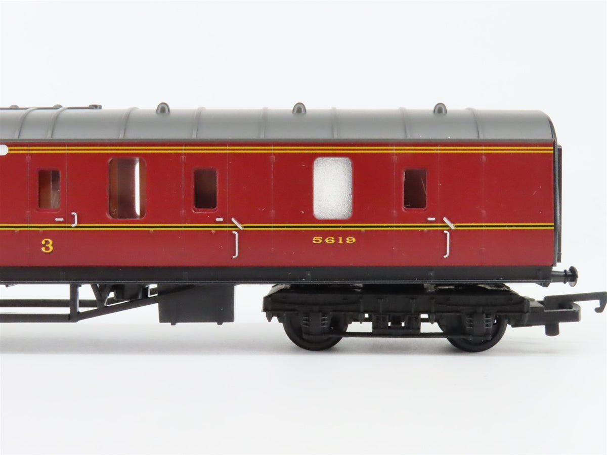 OO Scale Hornby R2167 BR/ex-LMS British &quot;Royal Scot&quot; 4-6-2 Steam Passenger Set