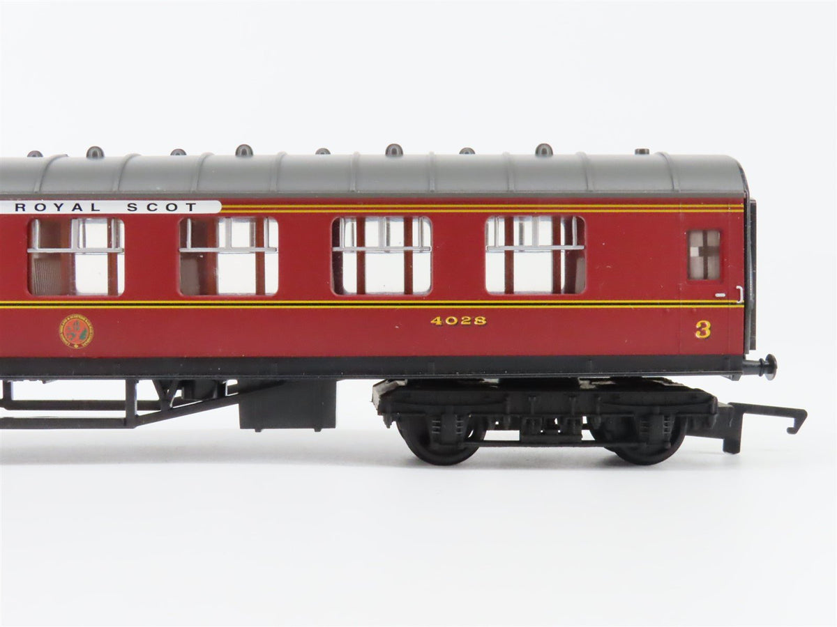 OO Scale Hornby R2167 BR/ex-LMS British &quot;Royal Scot&quot; 4-6-2 Steam Passenger Set