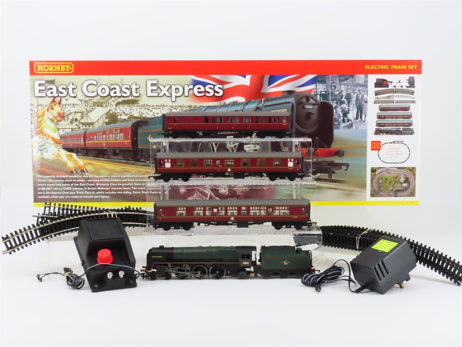 OO Scale Hornby R1021 BR British "East Coast Express" 4-6-2 Steam Passenger Set