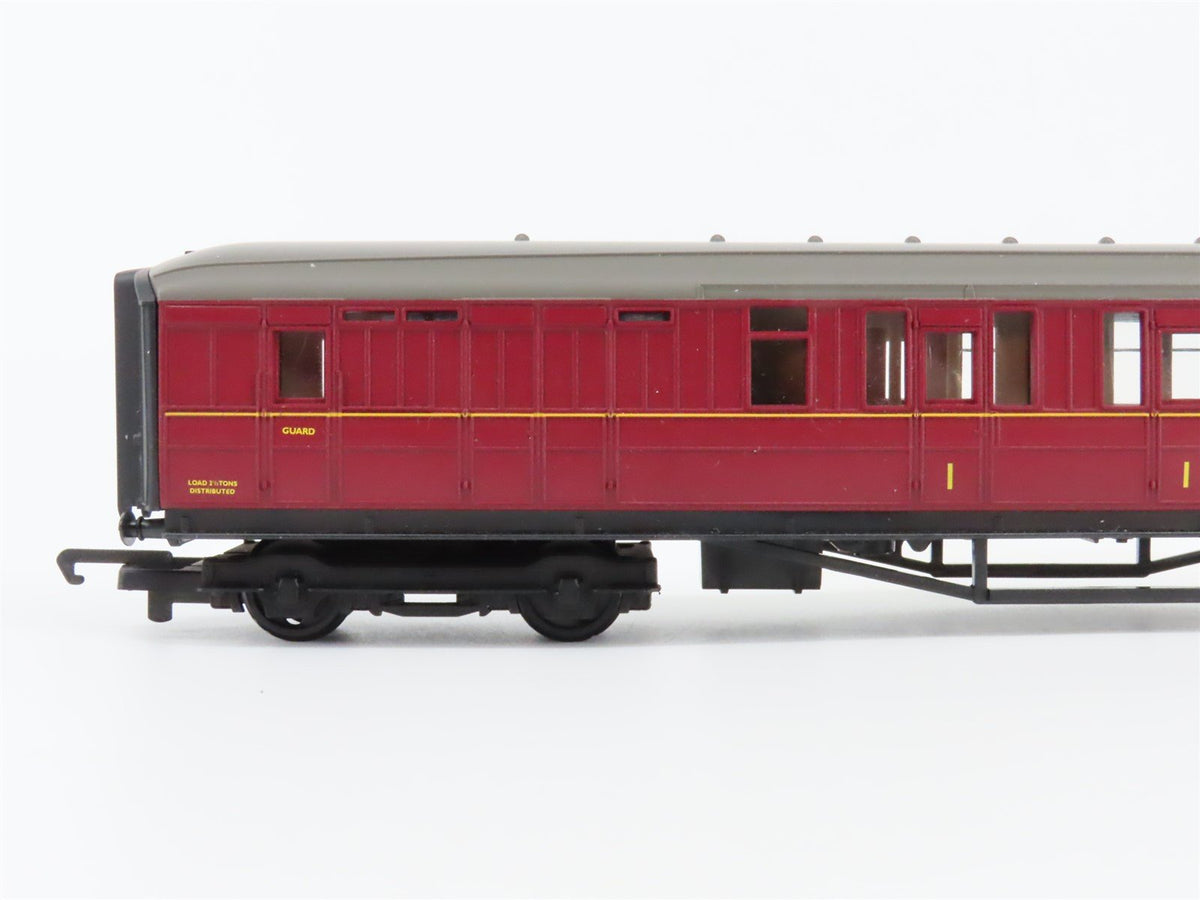 OO Scale Hornby R1021 BR British &quot;East Coast Express&quot; 4-6-2 Steam Passenger Set