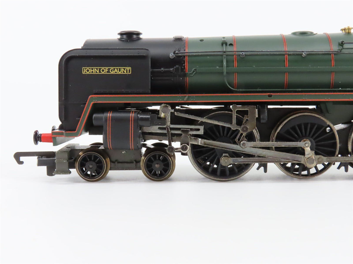 OO Scale Hornby R1021 BR British &quot;East Coast Express&quot; 4-6-2 Steam Passenger Set