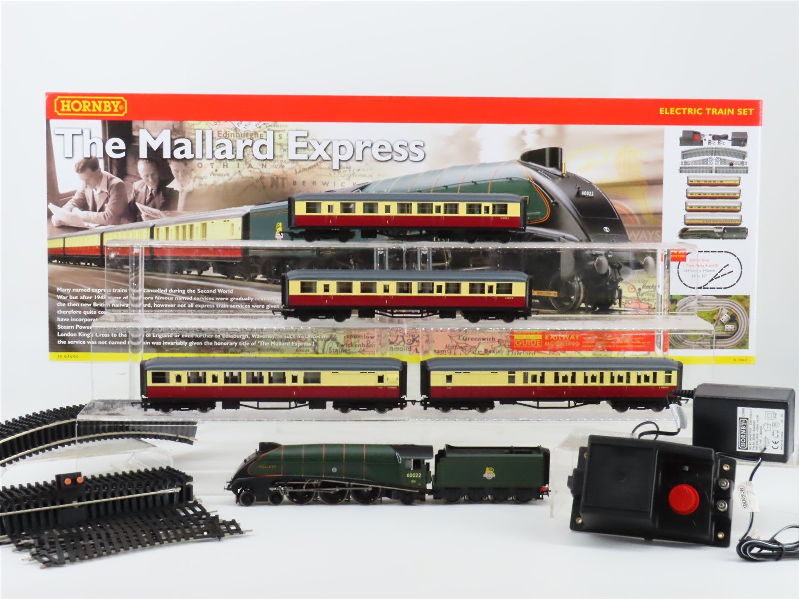 OO Scale Hornby R1064 BR British "The Mallard Express" 4-6-2 Steam Passenger Set