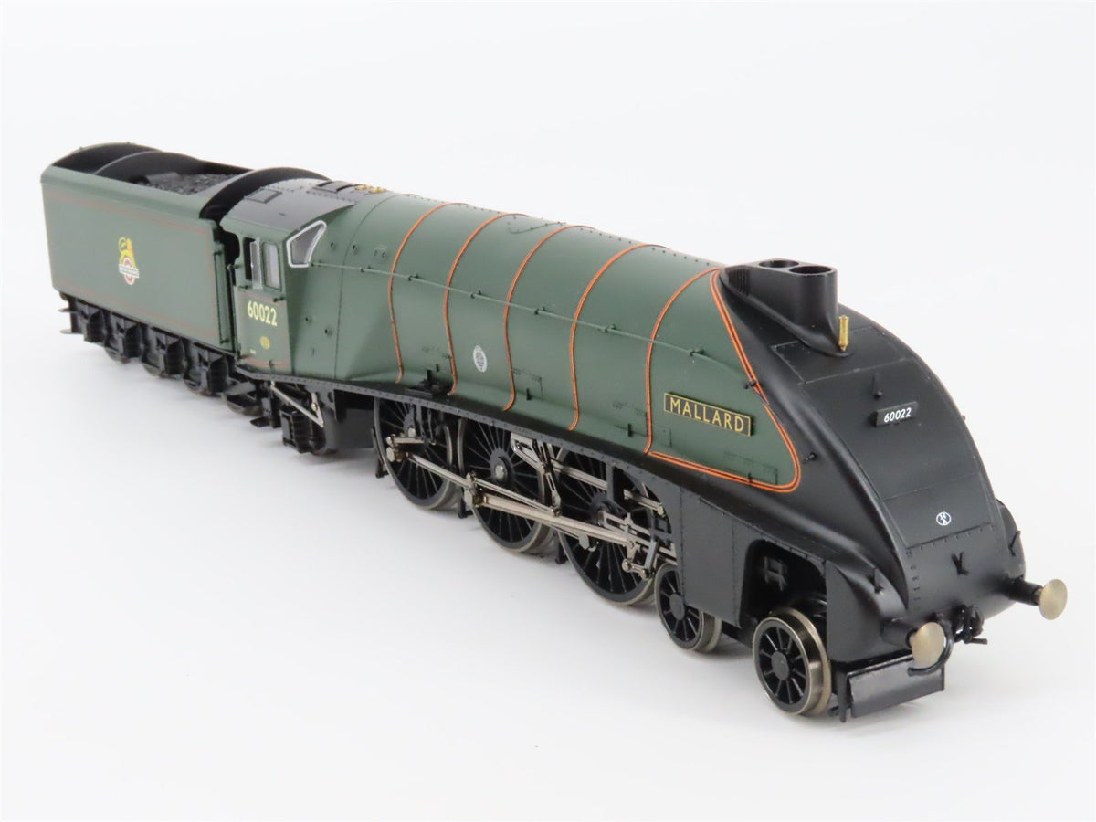 OO Scale Hornby R1064 BR British &quot;The Mallard Express&quot; 4-6-2 Steam Passenger Set