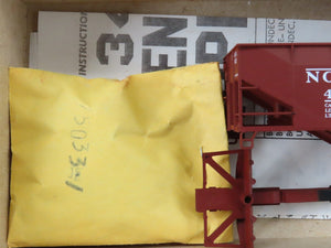 HO NMRA Athearn NC&STL Nashville Chattanooga & St Louis 2-Bay Hopper #48623 Kit