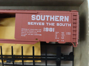 HO Scale Athearn 1318 SOU Southern Double Door Box Car #1981 Kit