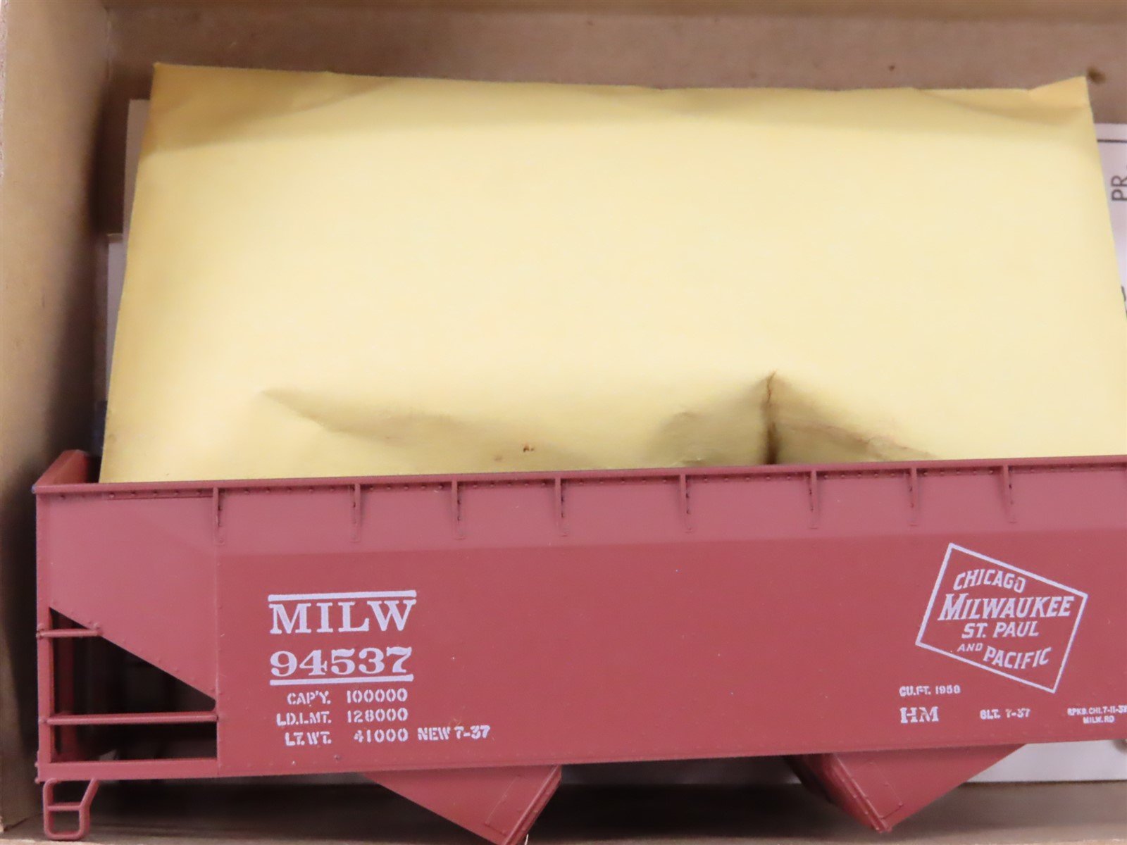 HO Scale Athearn 5406 MILW Milwaukee Road 34' 2-Bay Hopper #94537 Kit