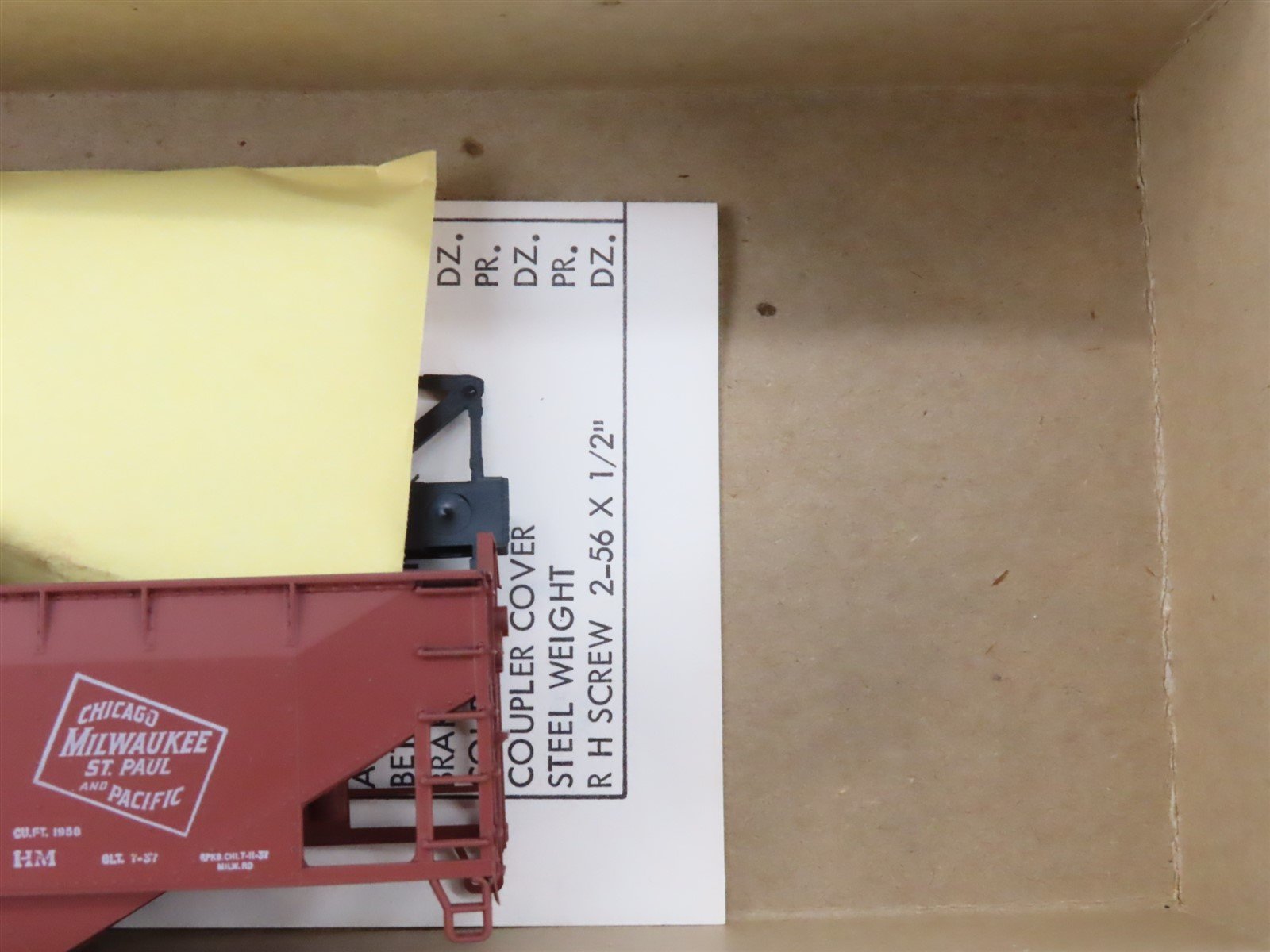 HO Scale Athearn 5406 MILW Milwaukee Road 34' 2-Bay Hopper #94537 Kit