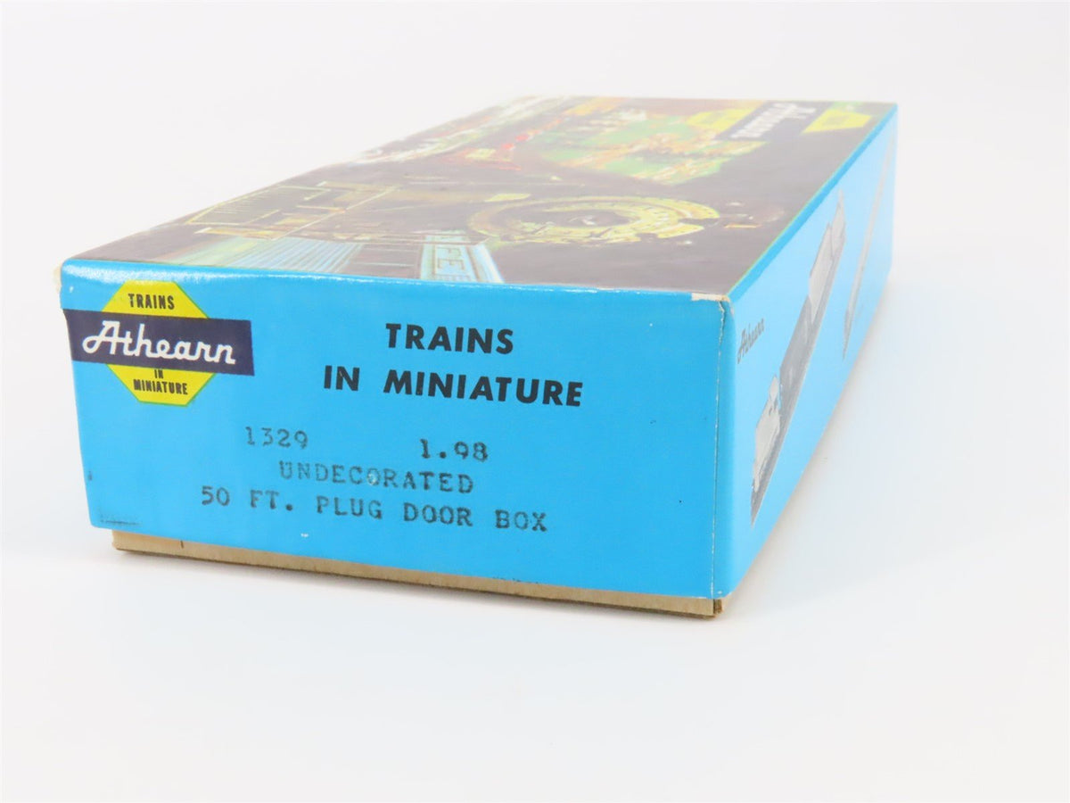HO Scale Athearn 1329 Undecorated 50&#39; Plug Door Box Car Kit