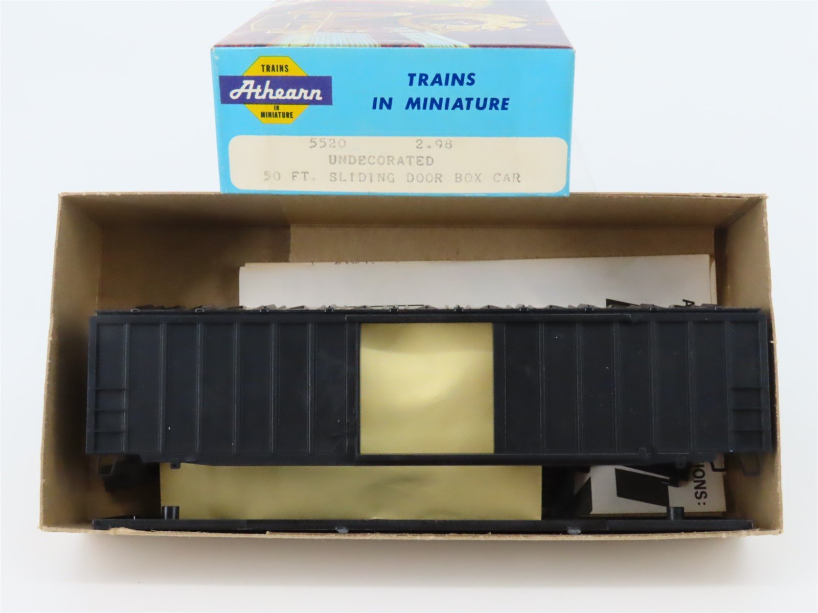 HO Scale Athearn 5520 Undecorated 50' Sliding Door Box Car Kit