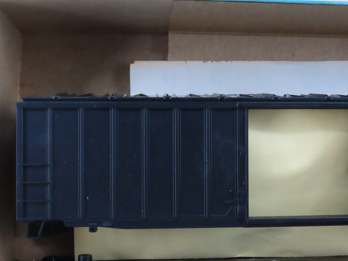 HO Scale Athearn 5520 Undecorated 50&#39; Sliding Door Box Car Kit