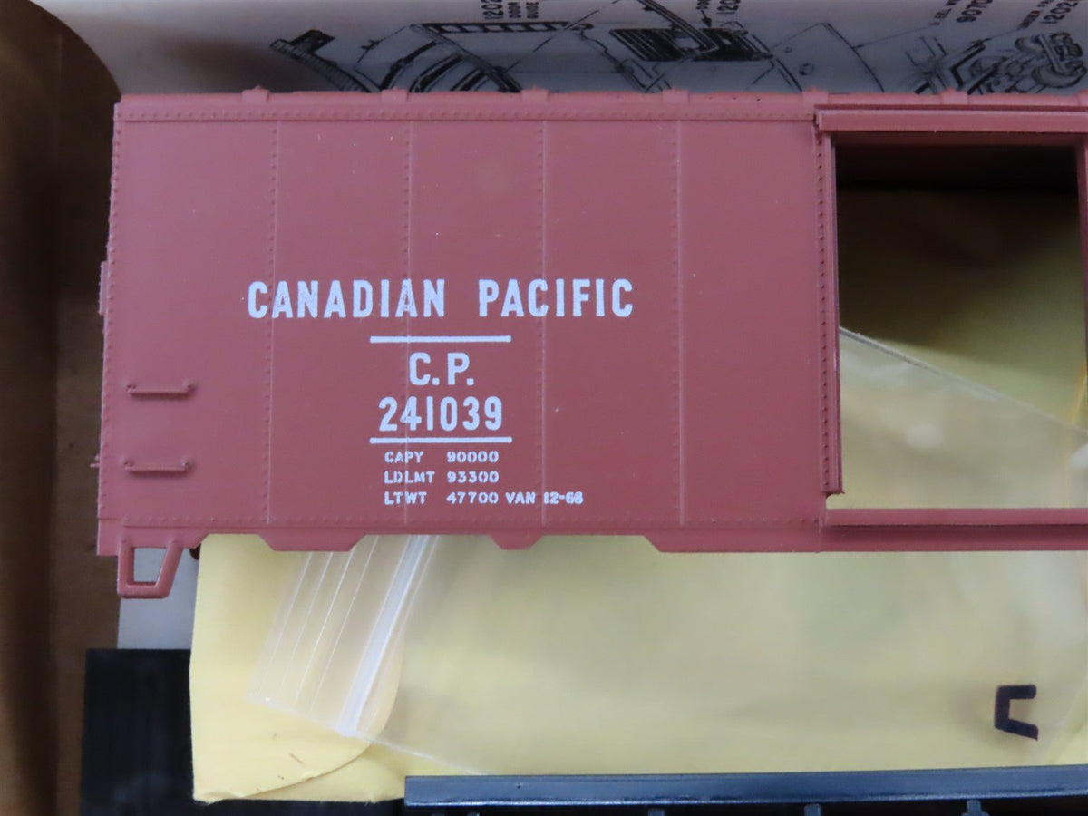 HO Scale Athearn 5005 CP Canadian Pacific 40&#39; Single Door Box Car #241039 Kit