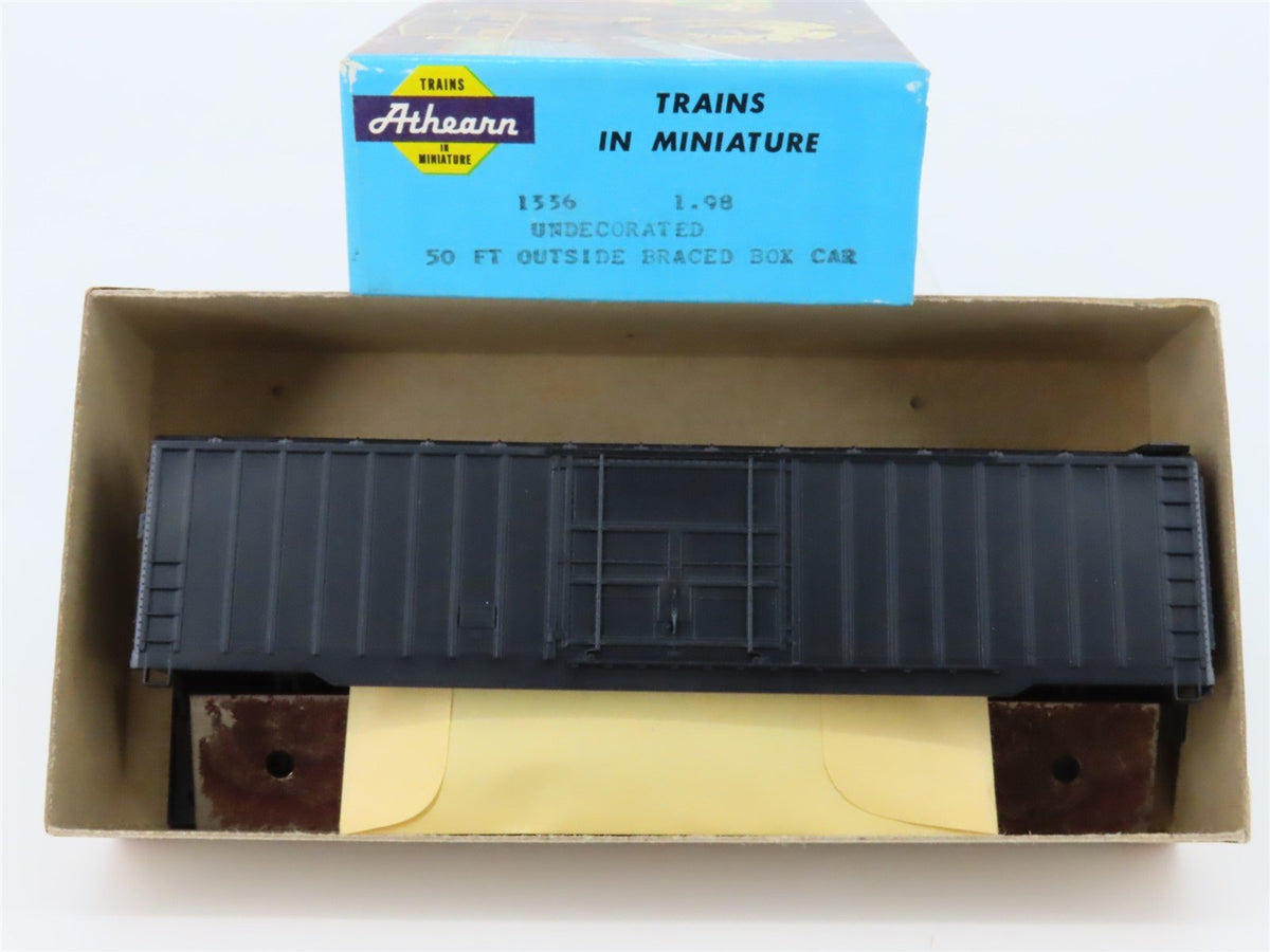 HO Scale Athearn 1336 Undecorated 50&#39; Outside Braced Box Car Kit