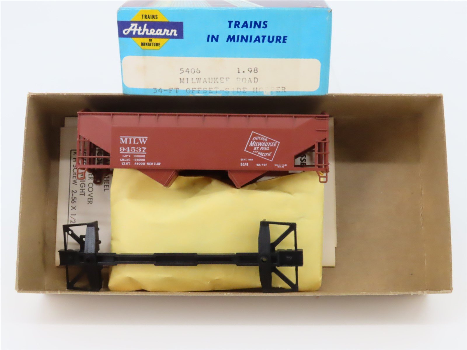 HO Scale Athearn 5406 MILW Milwaukee Road 34' 2-Bay Open Hopper #94537 Kit
