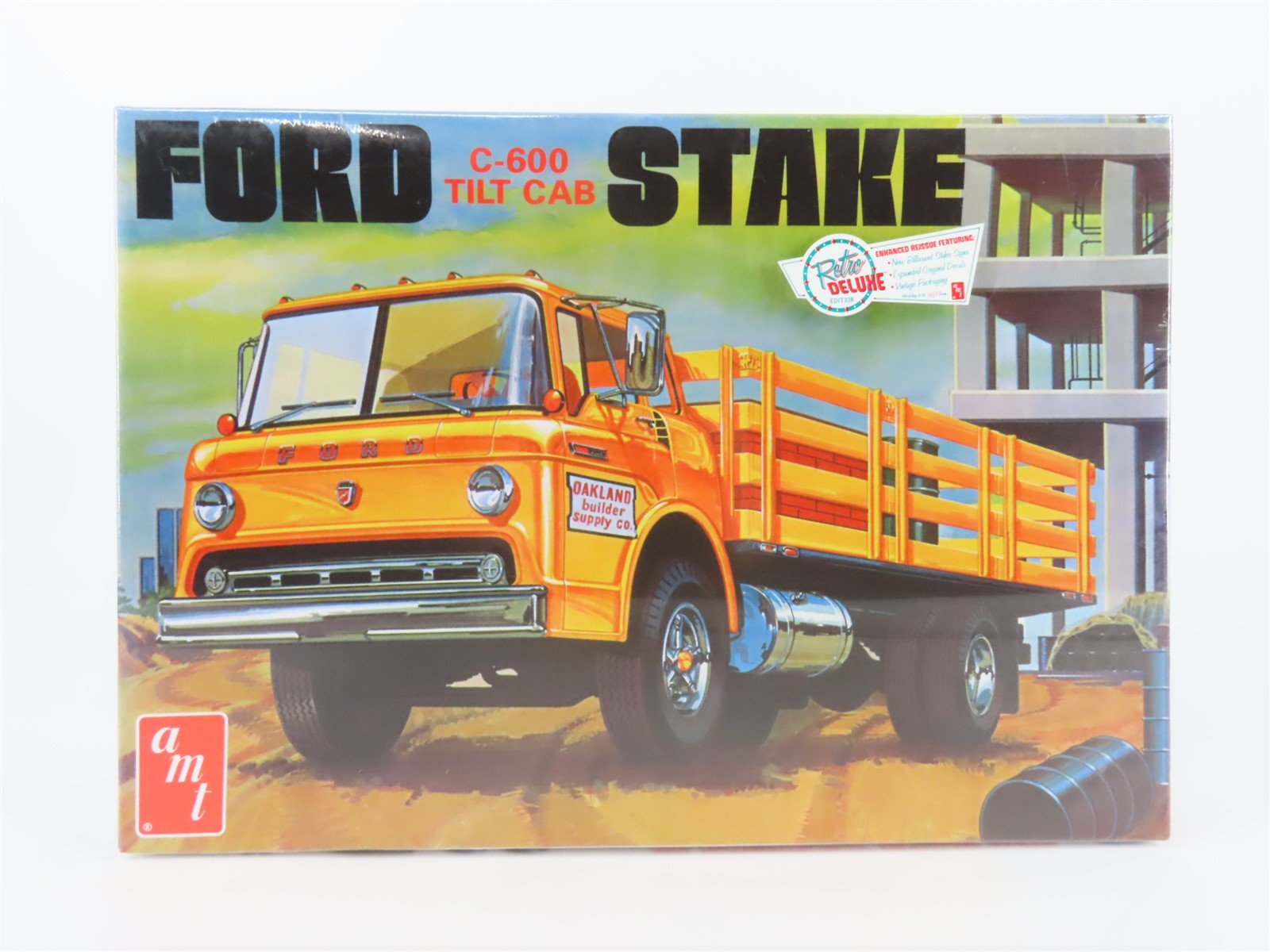 1:25 Scale AMT 650 Ford Stake C-600 Tilt Cab Truck Kit - Sealed