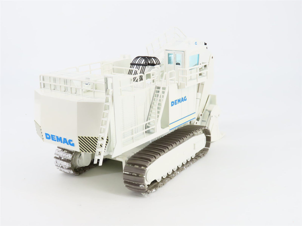 1:50 Scale NZG 357 Die-Cast Demac H485S Hydraulic Excavator