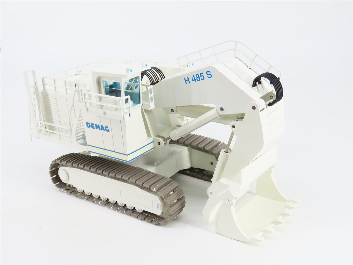 1:50 Scale NZG 357 Die-Cast Demac H485S Hydraulic Excavator