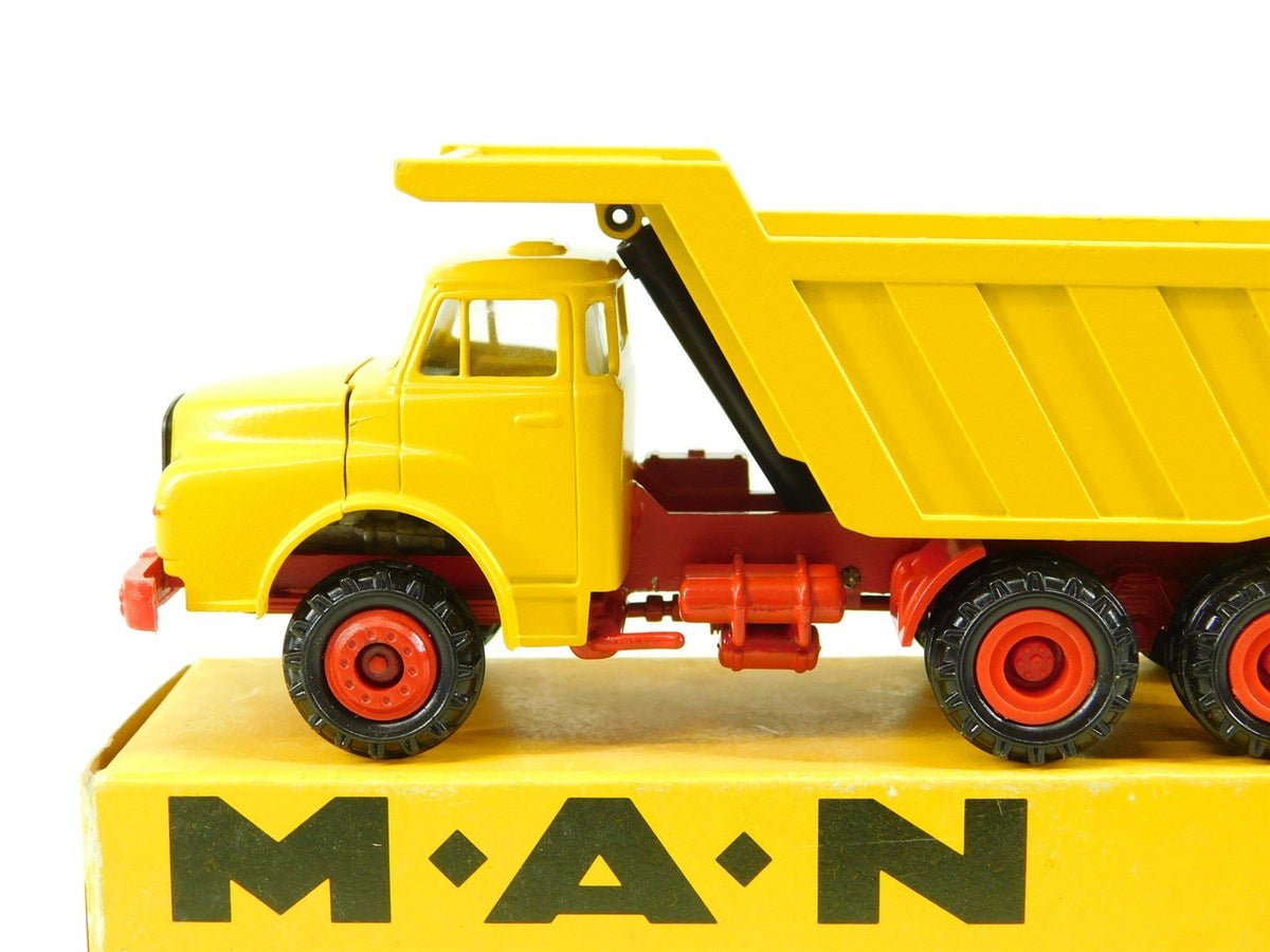 1:50 Scale Die-Cast Conrad 3135 MAN Dump Truck