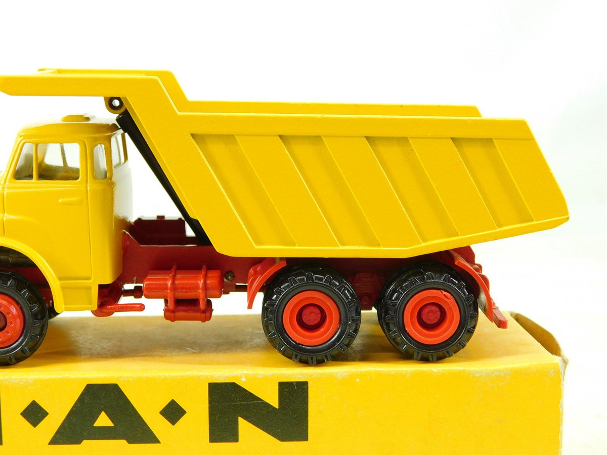 1:50 Scale Die-Cast Conrad 3135 MAN Dump Truck