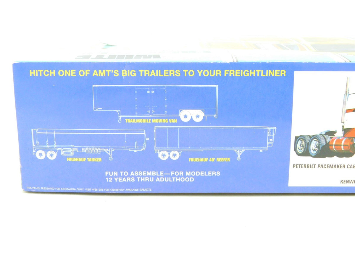 1:25 Scale AMT 620 White Freightliner Dual Drive Truck Tractor Kit